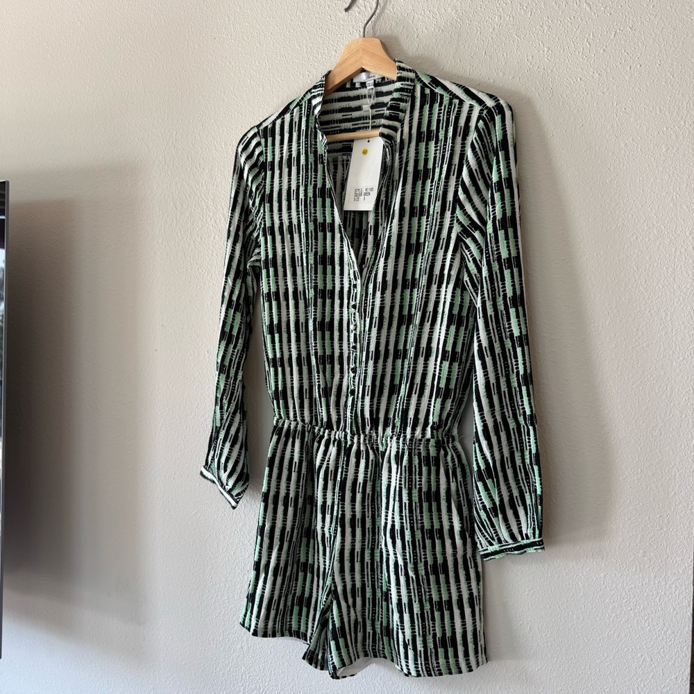 Jenn Romper NWT - Picture 2 of 8